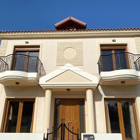 Episkopi Villa, Luxury 4 Bedroom With Pool - Лимасол Экстерьер фото